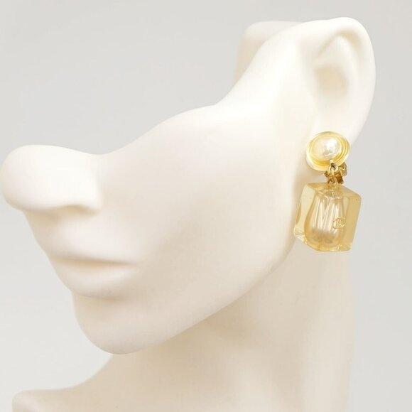 CHANEL CC Logos Pearl Lucite Cube Dangle Earrings Gold Tone - Picture 1 of 7